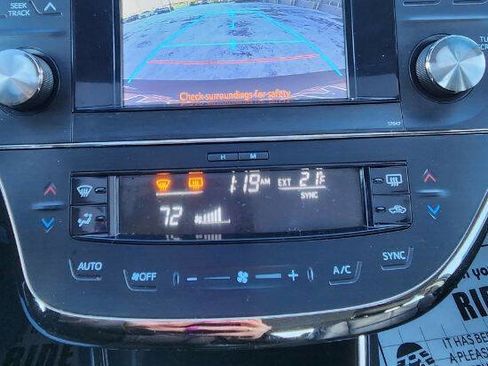 Used 2013 Toyota Avalon XLE Premium image 27