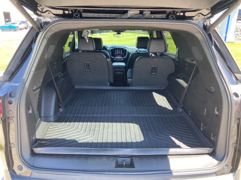 Used 2023 Chevrolet Traverse RS AWD/4WD image 5