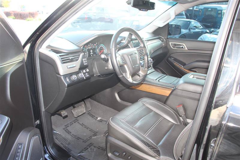 Used 2019 GMC Yukon Denali w/ Denali Ultimate Package AWD/4WD image 8