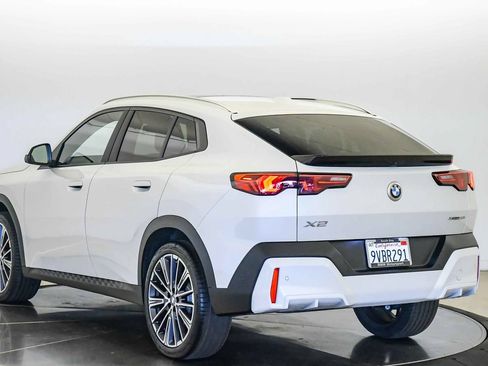 Used 2026 BMW X2 xDrive28i AWD/4WD image 2
