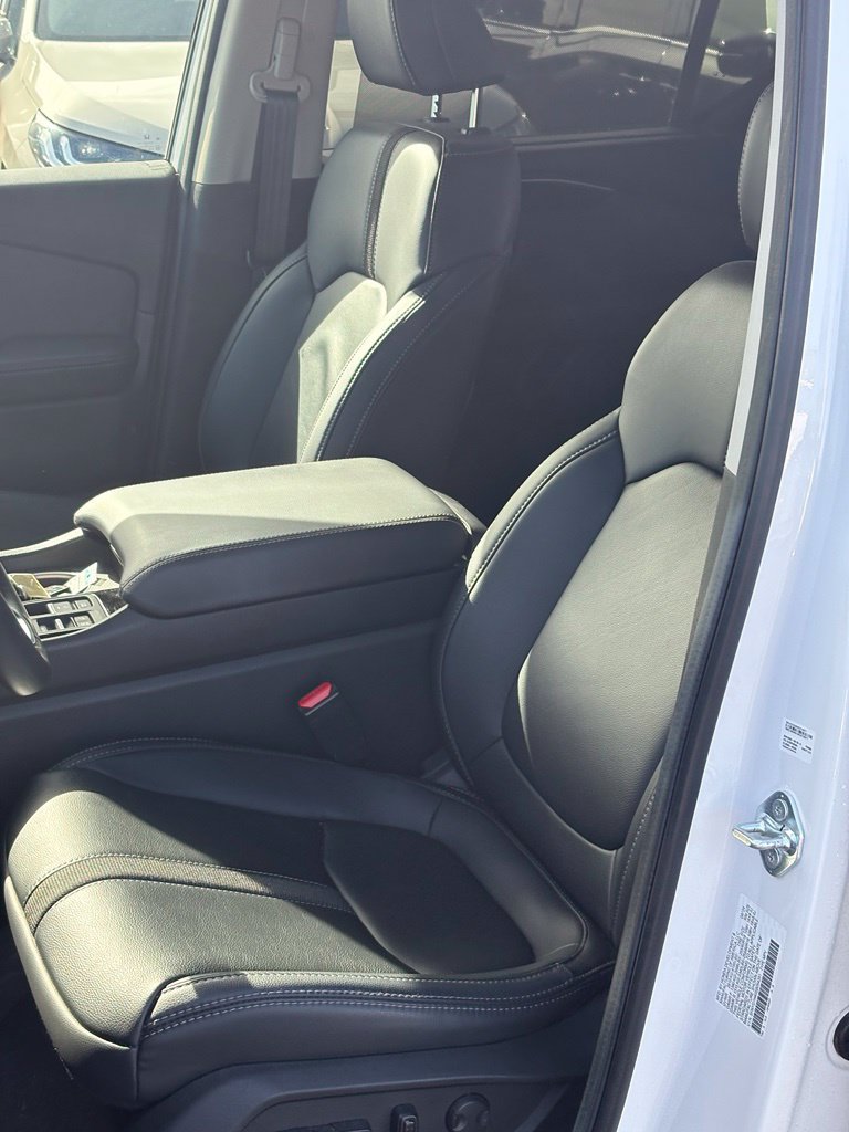 Used 2025 Honda Pilot EX-L image 10