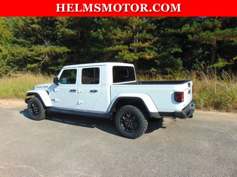 New 2025 Jeep Gladiator Sport image 4