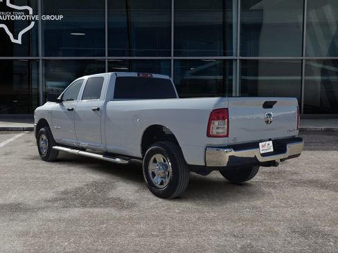 Used 2022 RAM 2500 Tradesman w/ Chrome Appearance Group AWD/4WD image 5