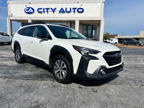 Used 2023 Subaru Outback Premium AWD/4WD image 1