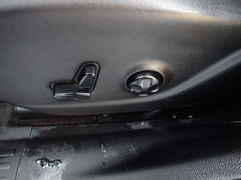 Used 2016 Jeep Cherokee Limited w/ Technology Group image 23