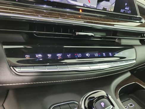 Certified 2023 Cadillac Escalade Sport Platinum AWD/4WD image 30