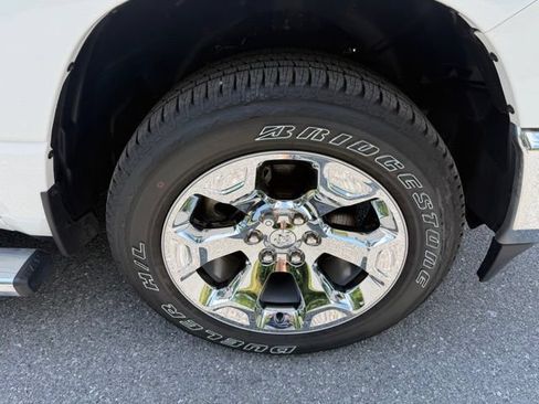 Used 2022 RAM 1500 Big Horn AWD/4WD image 9