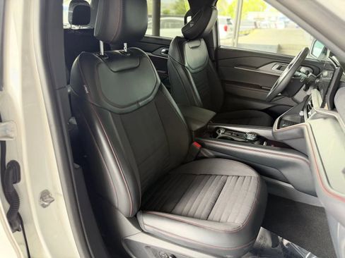 Used 2025 Ford Explorer ST-Line w/ Premium Package AWD/4WD image 21
