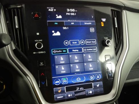 Used 2023 Subaru Outback Premium image 31