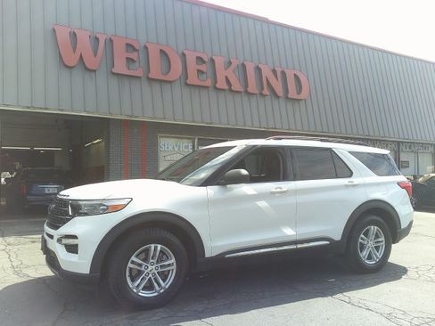 Used 2021 Ford Explorer XLT w/ Equipment Group 202A AWD/4WD image 1