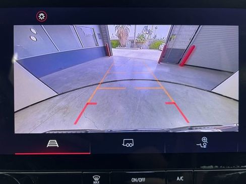 Used 2024 GMC Canyon Elevation w/ Trailering Package image 15