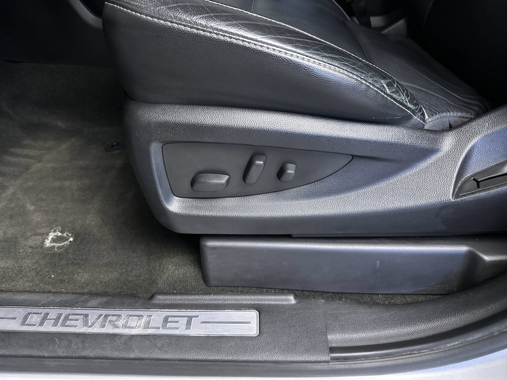Used 2018 Chevrolet Suburban LT AWD/4WD image 15