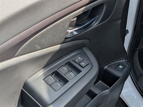 Used 2022 Honda Pilot Sport image 12