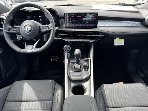 New 2025 Alfa Romeo Tonale w/ Premium Package image 7
