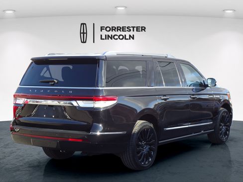 Used 2022 Lincoln Navigator L Black Label AWD/4WD image 3
