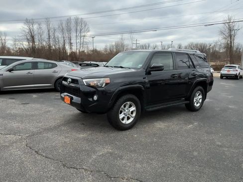 Used 2015 Toyota 4Runner SR5 image 4