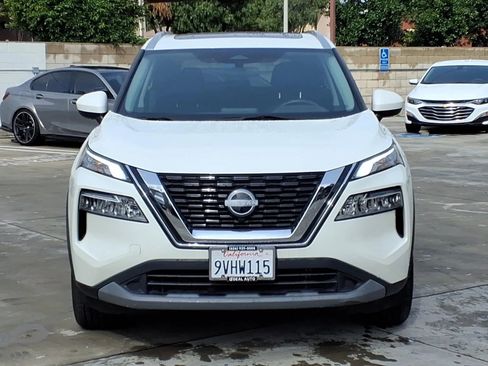 Used 2023 Nissan Rogue SV w/ SV Premium B Package FWD image 2