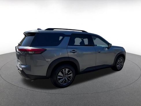 Used 2025 Nissan Pathfinder SV FWD image 15