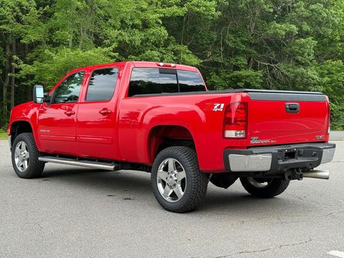 Used 2013 GMC Sierra 2500 SLT w/ Entertainment Package AWD/4WD image 2