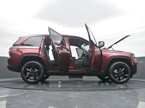 New 2025 Jeep Grand Cherokee Limited w/ Luxury Tech Group II image 61