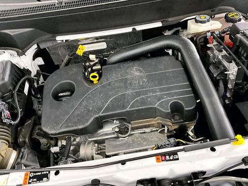 Used 2024 GMC Terrain SLE w/ Driver Convenience Package image 30