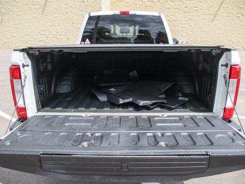 Used 2019 Ford F250 Lariat w/ Chrome Package AWD/4WD image 17