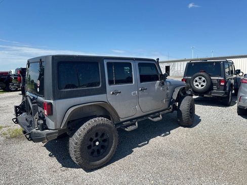Used 2013 Jeep Wrangler Unlimited Sport AWD/4WD image 3
