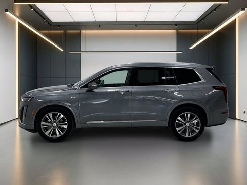 Used 2020 Cadillac XT6 Premium Luxury FWD image 2
