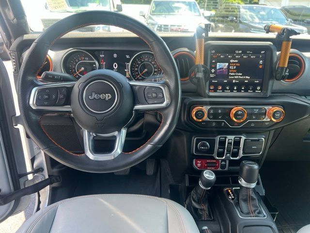Used 2023 Jeep Gladiator Mojave w/ Cold Weather Group AWD/4WD image 17