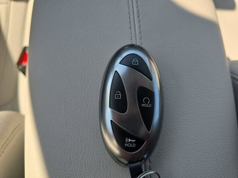 Certified 2025 Hyundai Tucson SE FWD image 12