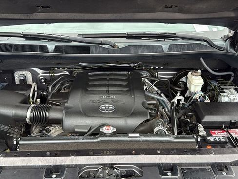 Used 2018 Toyota Tundra SR5 w/ SR5 Upgrade Package image 34