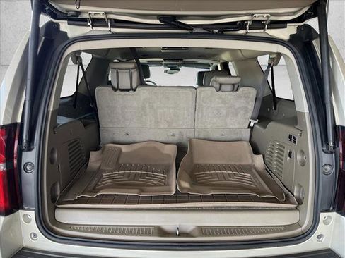 Used 2017 Chevrolet Suburban Premier AWD/4WD image 25