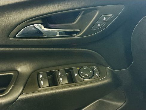 Used 2023 Chevrolet Equinox LT image 19