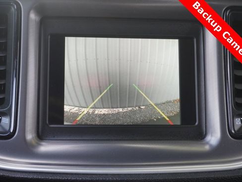 Used 2022 Dodge Challenger SXT image 21