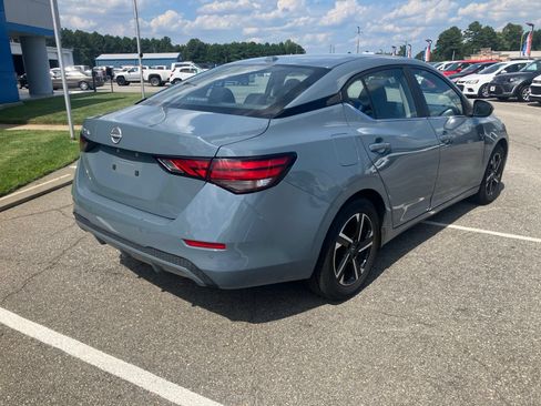 Used 2025 Nissan Sentra SV FWD image 5