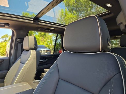 New 2026 GMC Yukon Elevation w/ LPO, Floor Liner Package AWD/4WD image 5