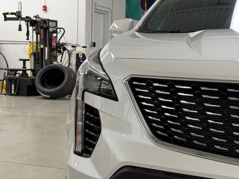 Used 2022 Cadillac XT4 Luxury w/ Cold Weather Package FWD image 11