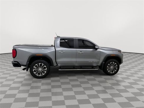 Used 2024 GMC Canyon Denali image 12