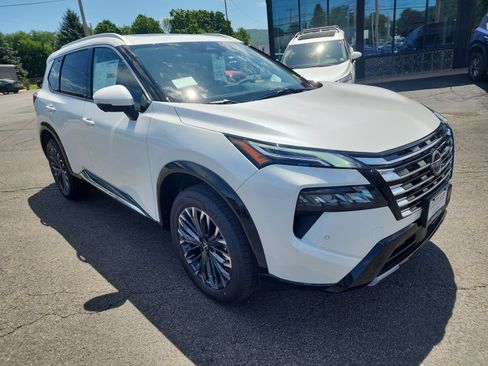 New 2026 Nissan Rogue Platinum AWD/4WD image 2