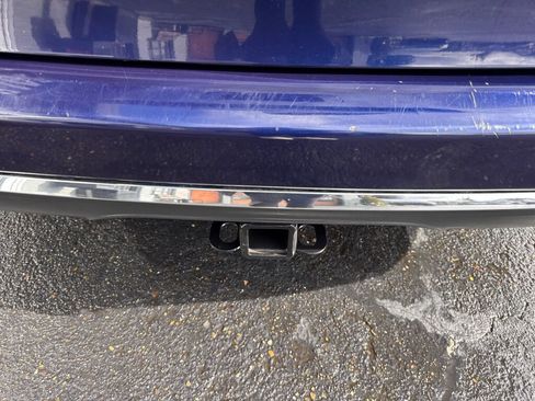 Used 2017 Chrysler Pacifica Limited image 60