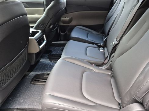 New 2026 Kia Carnival EX FWD image 12