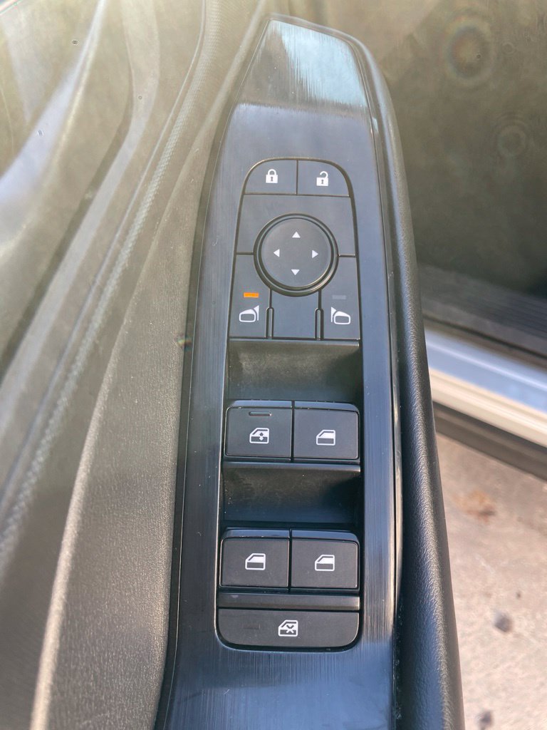 Used 2024 Nissan Rogue S AWD/4WD image 16