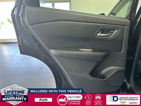 Used 2024 Nissan Rogue SV image 24