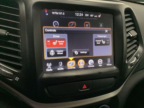 Used 2018 Jeep Cherokee Trailhawk w/ Cold Weather Group AWD/4WD image 37