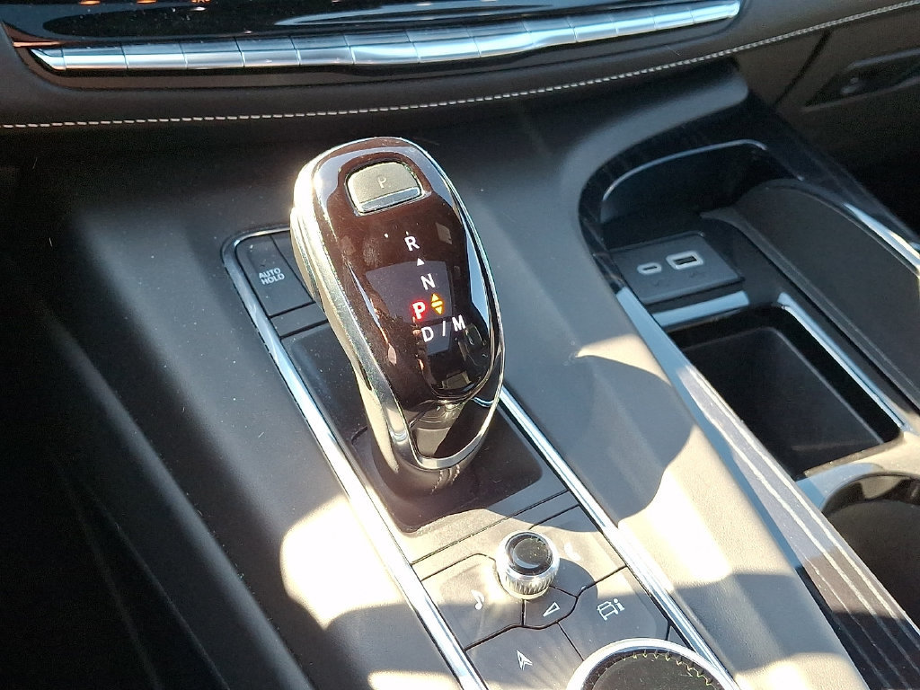 Certified 2024 Cadillac Escalade ESV V AWD/4WD image 18