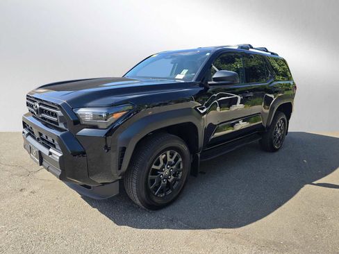 Used 2025 Toyota 4Runner SR5 AWD/4WD image 7