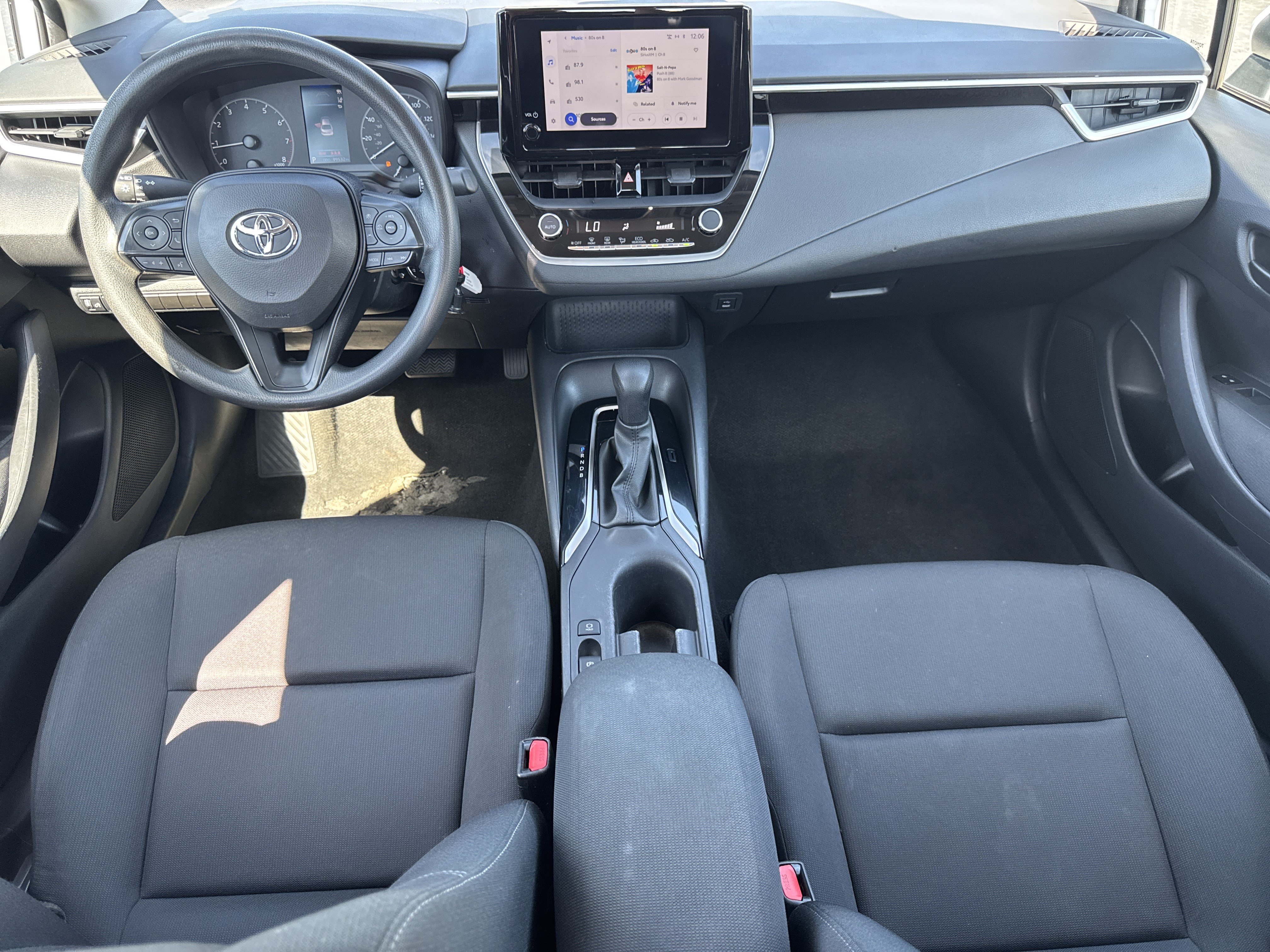 Used 2024 Toyota Corolla LE FWD image 23