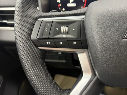 New 2025 Mitsubishi Outlander SEL image 19