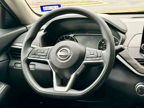 Used 2024 Nissan Altima 2.5 SV FWD image 20