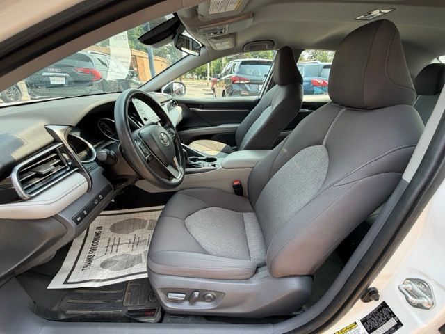 Used 2021 Toyota Camry LE FWD image 9